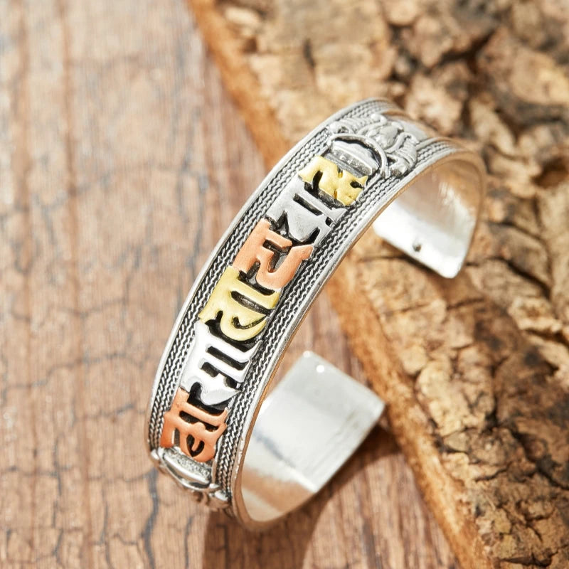 Retro Classic Creative Sword Shaped Bracelets for Men and Women Fashion Personality Exquisite Open Bracelets Party Jewelry Gifts