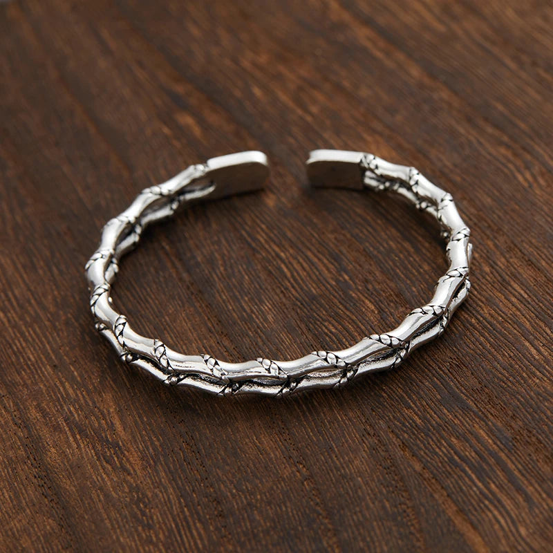 Retro Classic Creative Sword Shaped Bracelets for Men and Women Fashion Personality Exquisite Open Bracelets Party Jewelry Gifts