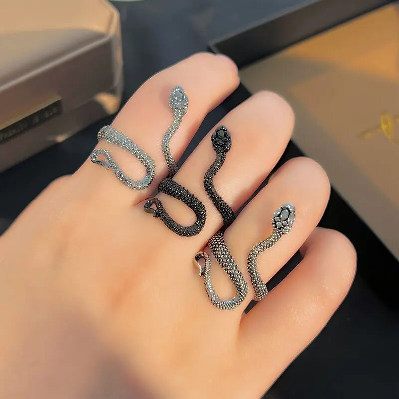 3pcs Ring Set For Both Men And Women Hip Hop Style Personalized Exaggerated Snake Retro Electrophoresis Gun Black Ring